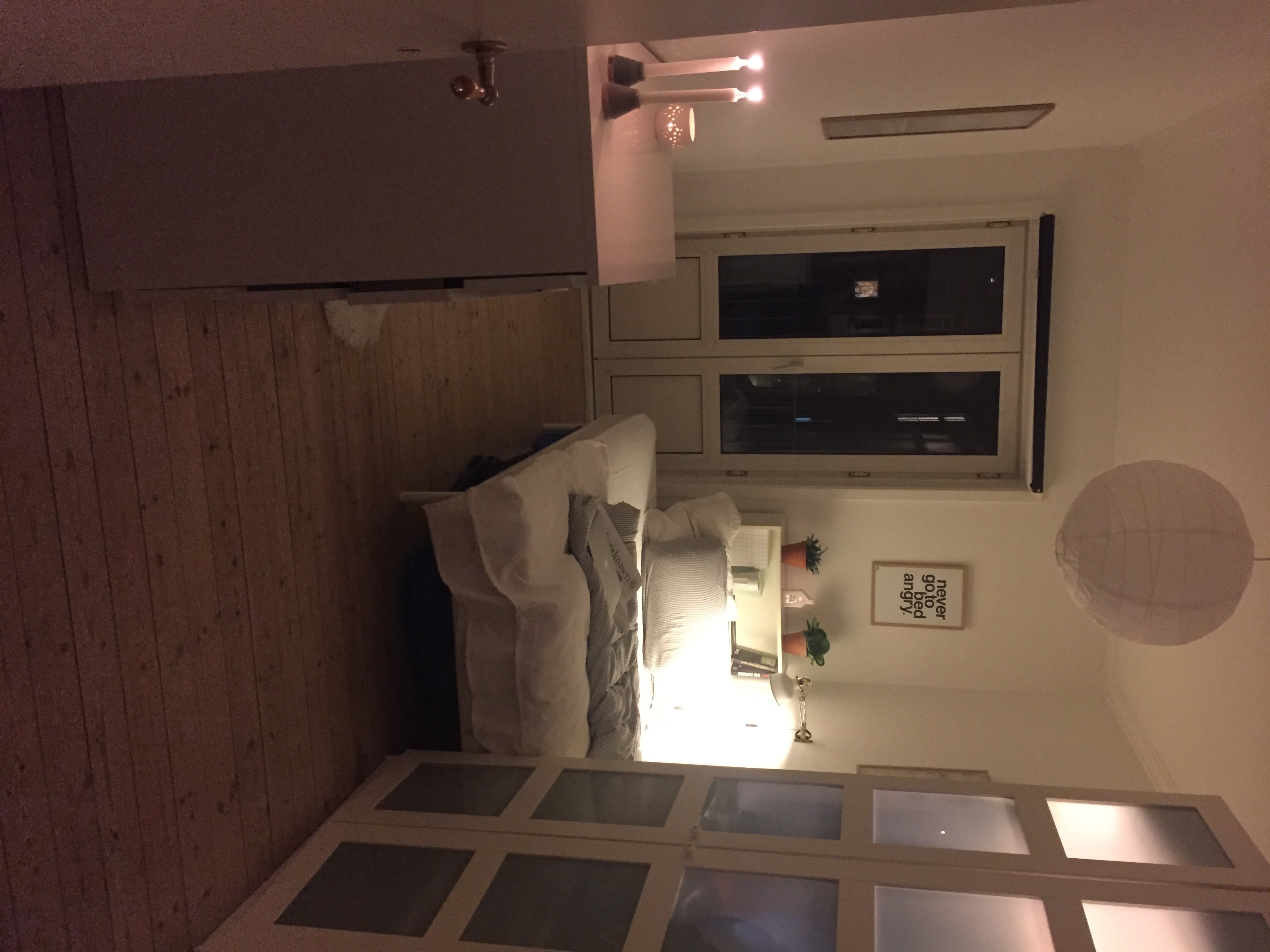 Værelse med fransk altan tæt på park